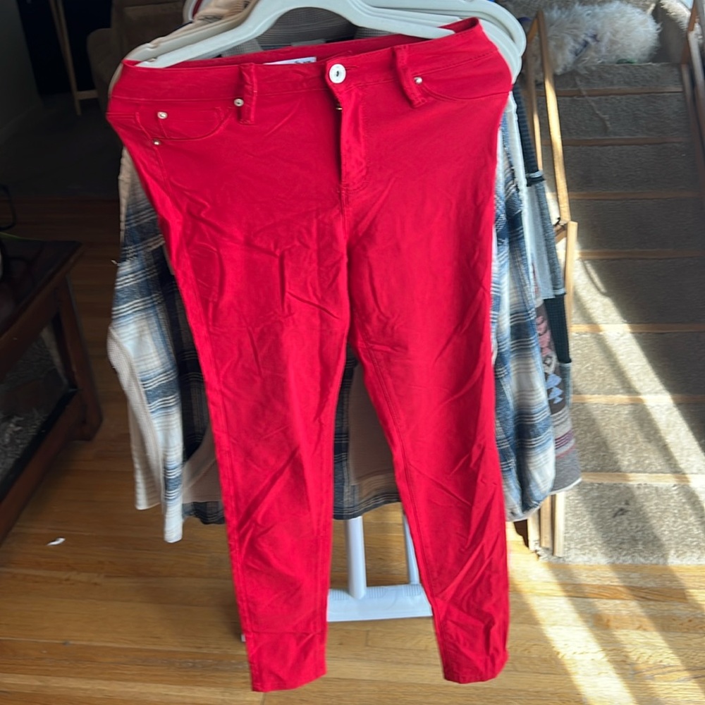 YMI mid rise size med worn once. Super stretchy